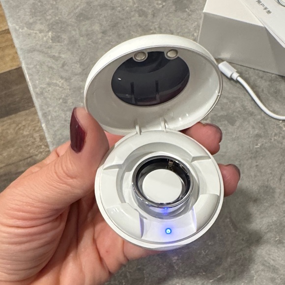 Smart Ring with Charging Dock - Picture 4 of 7